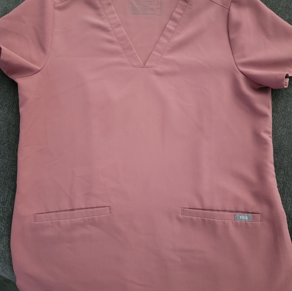 SOLD - Figs Mauve Casma 3 Pocket Scrub Top